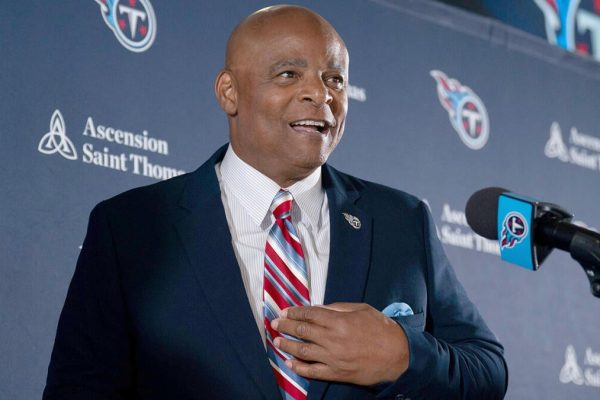Titans to Unveil New Uniforms—But Not Until After 2025, Confirms Franchise Legend Warren Moon