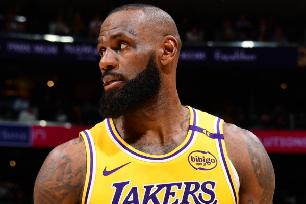 LeBron James Injury Update Spurs Lakers Contract Decision Speculation