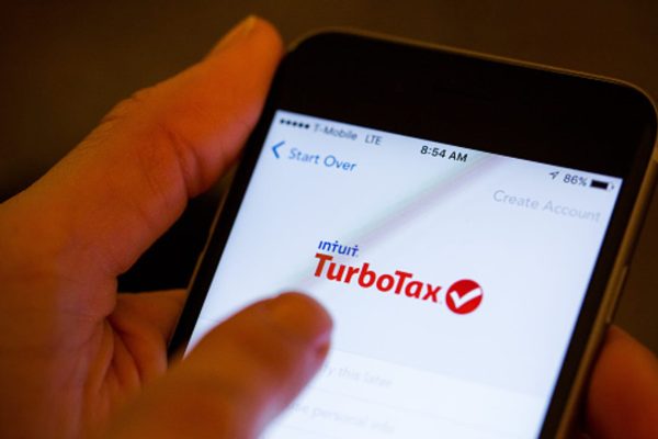 Midday Market Movers: Apple, Ross Stores, Intuit, and Booz Allen Hamilton in Focus