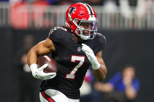 2025 NFC South Preview: Bijan Robinson Shines, Bucky Irving Rises, Chris Godwin Aims for Comeback