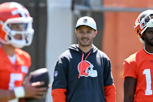 Assessing the Browns’ Quarterback Room: Pros and Cons of Shedeur Sanders, Dillon Gabriel, and Others Ahead of 2025 Roster Decision