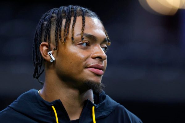 Justin Fields Praises New York Jets’ Offensive Upside: The Sky’s the Limit