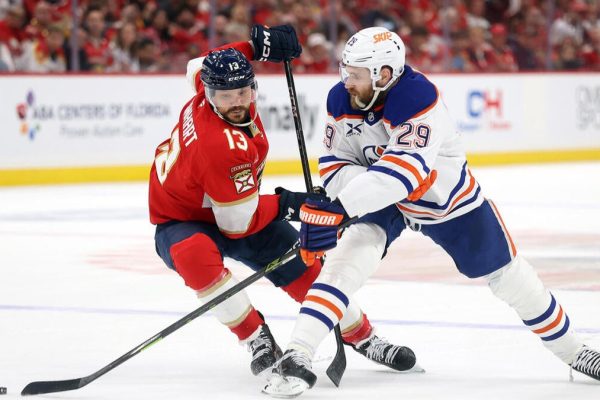 Panthers Dominate Oilers in Game 3 to Seize 2-1 Stanley Cup Final Lead
