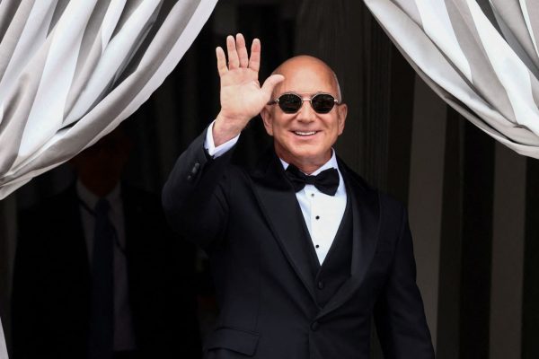Bezos Sells $737M Amazon Shares